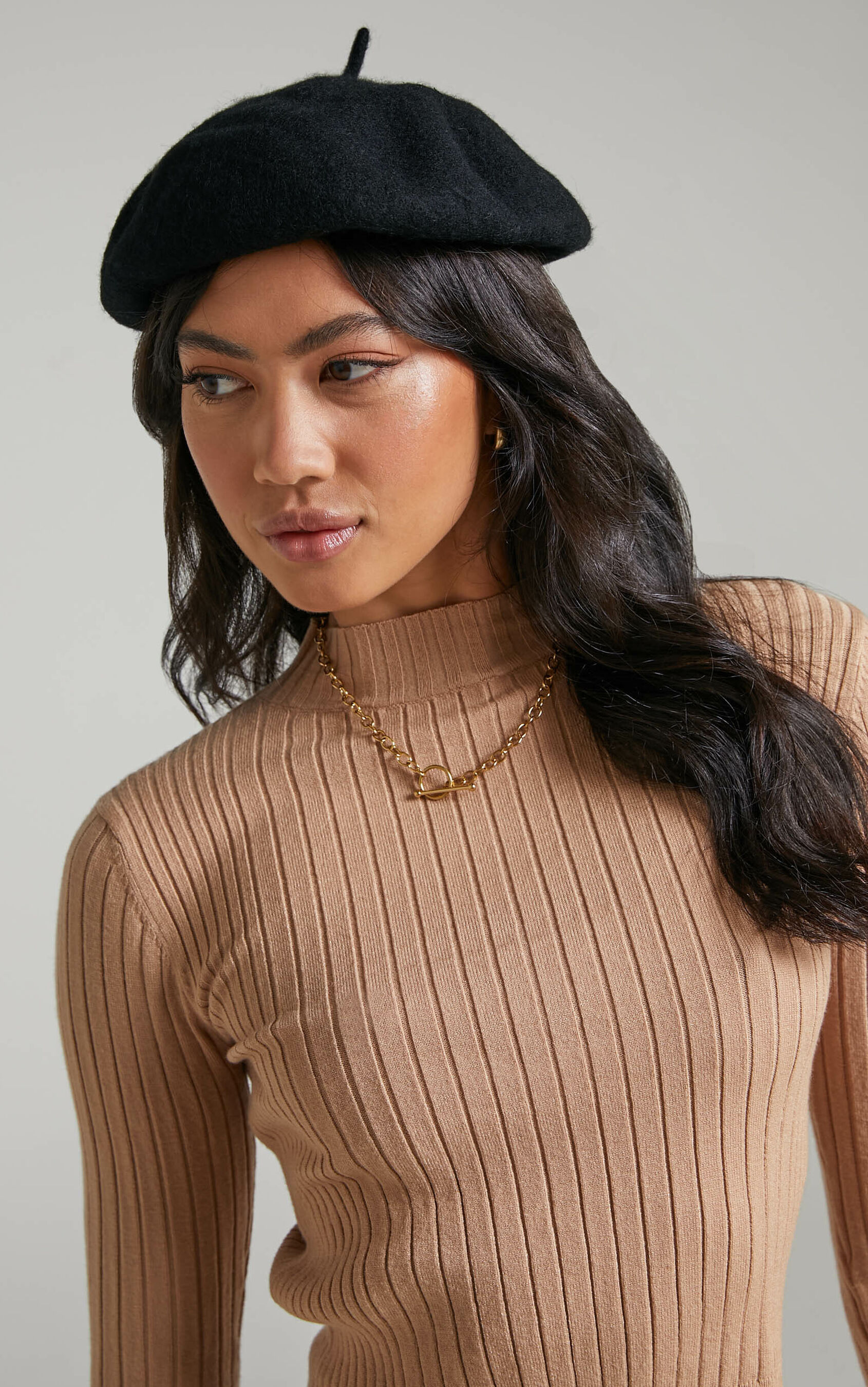 misai-beret-in-black