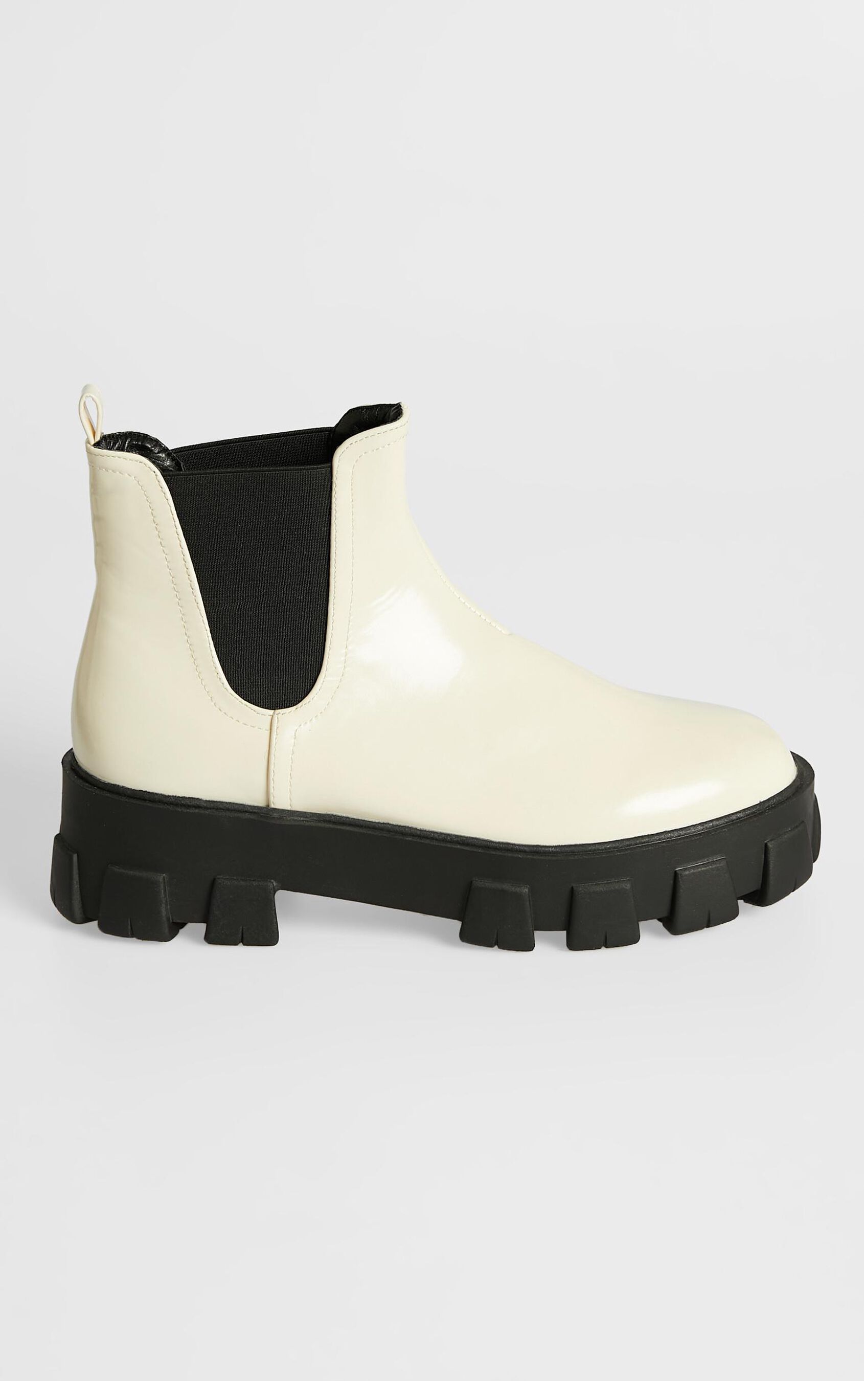 billini-xanthos-boots-in-bone-patent