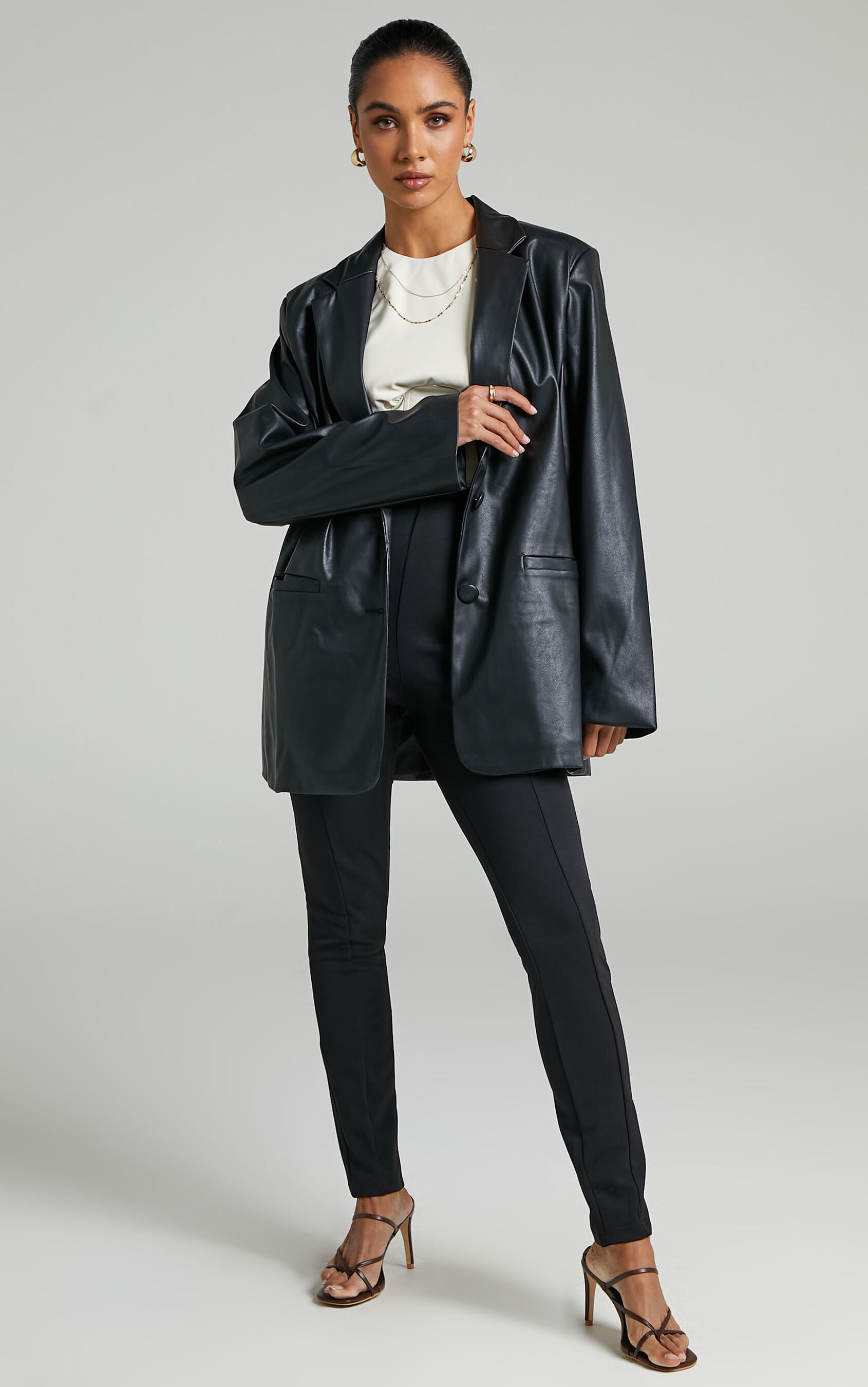 samanfa-jacket-in-black