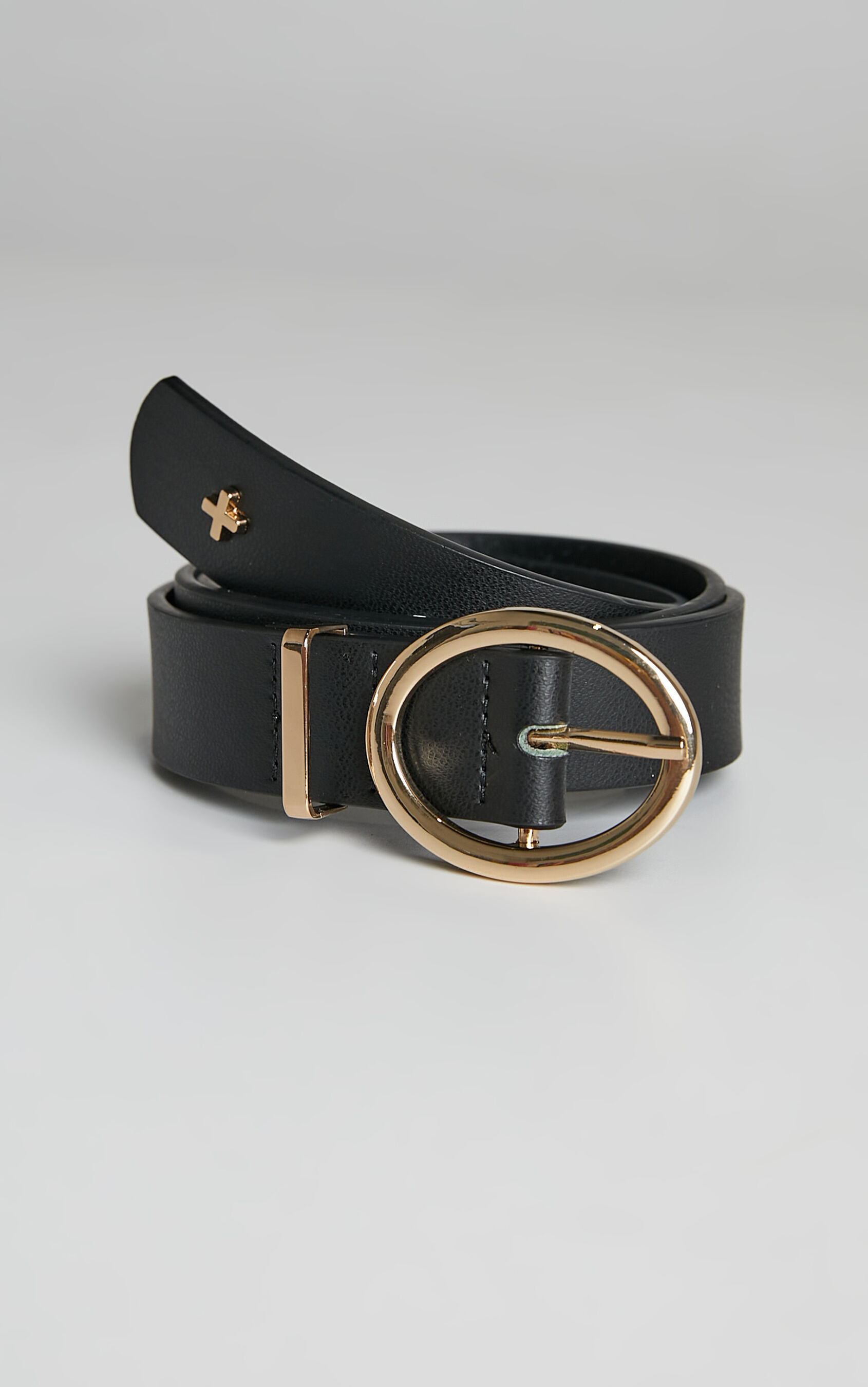 peta-and-jain-arrow-belt-in-black-pu-gold
